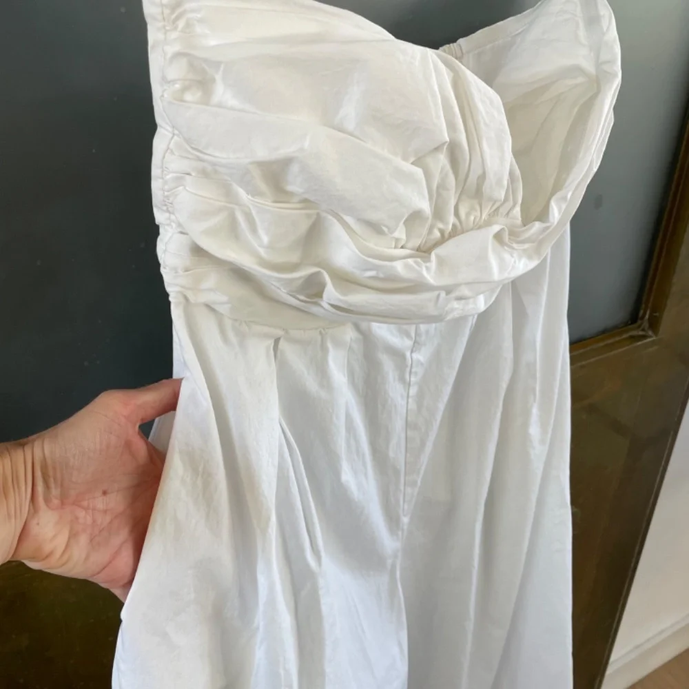 Showpo White Wid Leg Strapless Jumpsuit 100% Cotton Large with Pockets sleek